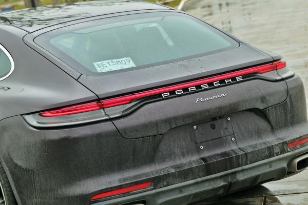 试驾保时捷新款Panamera 完美进化