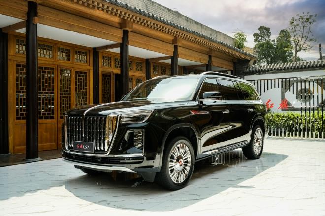 红旗LS7实车正式亮相 定位品牌旗舰SUV