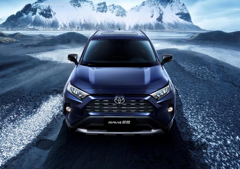 RAV4荣放2022款型格升级，带你告别无趣