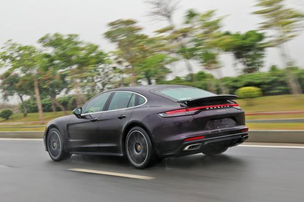 试驾保时捷新款Panamera 完美进化