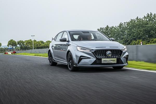 305匹马力，赛道内贴地驰骋，『MG6 X POWER』的初次试驾体验