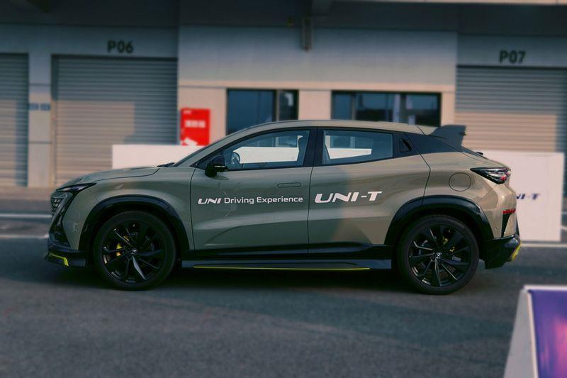 试驾2022款UNI-T 把SUV开上赛道是种什么体验?